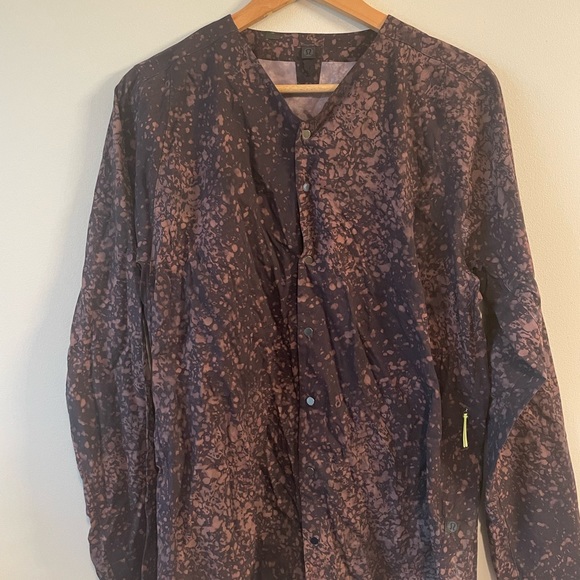 Lululemon Casual Shirt - Picture 1 of 2
